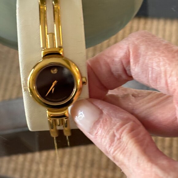 Ladies Movado Bracelet Style Watch in Gold Tone - Picture 4 of 13